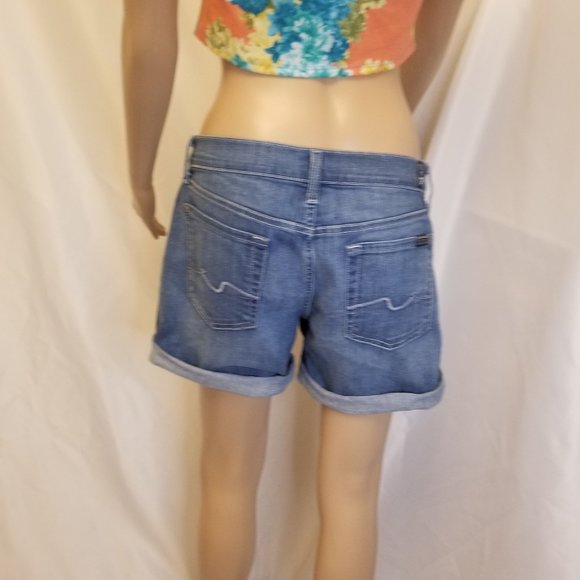 SHORTS - Picture 2 of 4